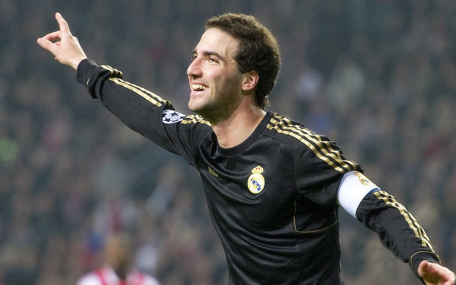 世界山地越野滑雪混合接力赛 瑞士队凭借完美交接段夺冠